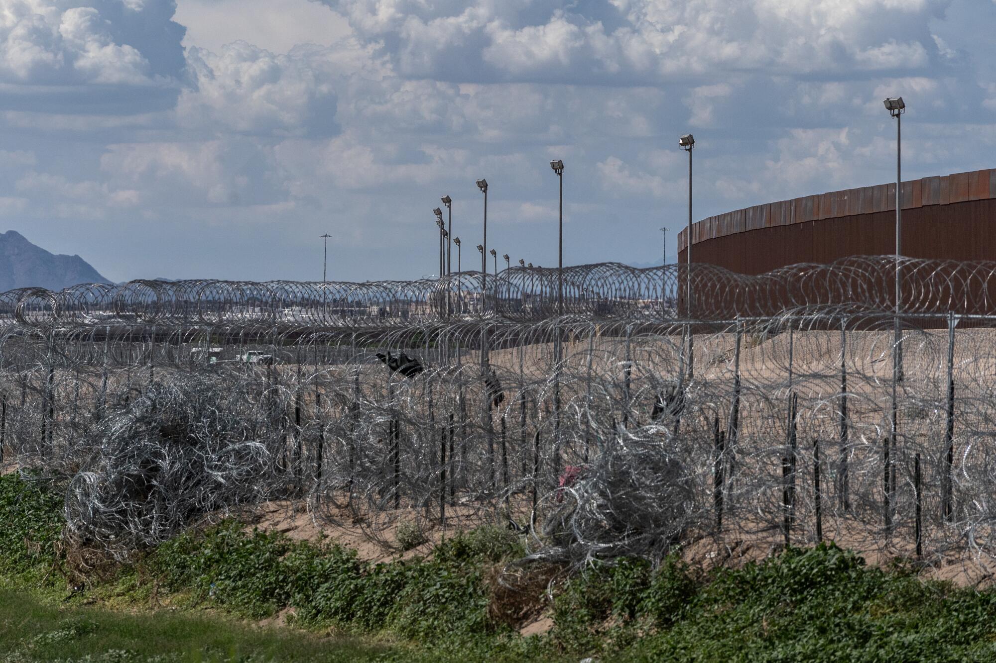 Barbed wire at the border between Mexico and the United States in Juarez