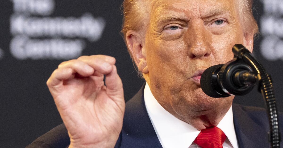 Calmes: Donald Trump makes America worse than tacky