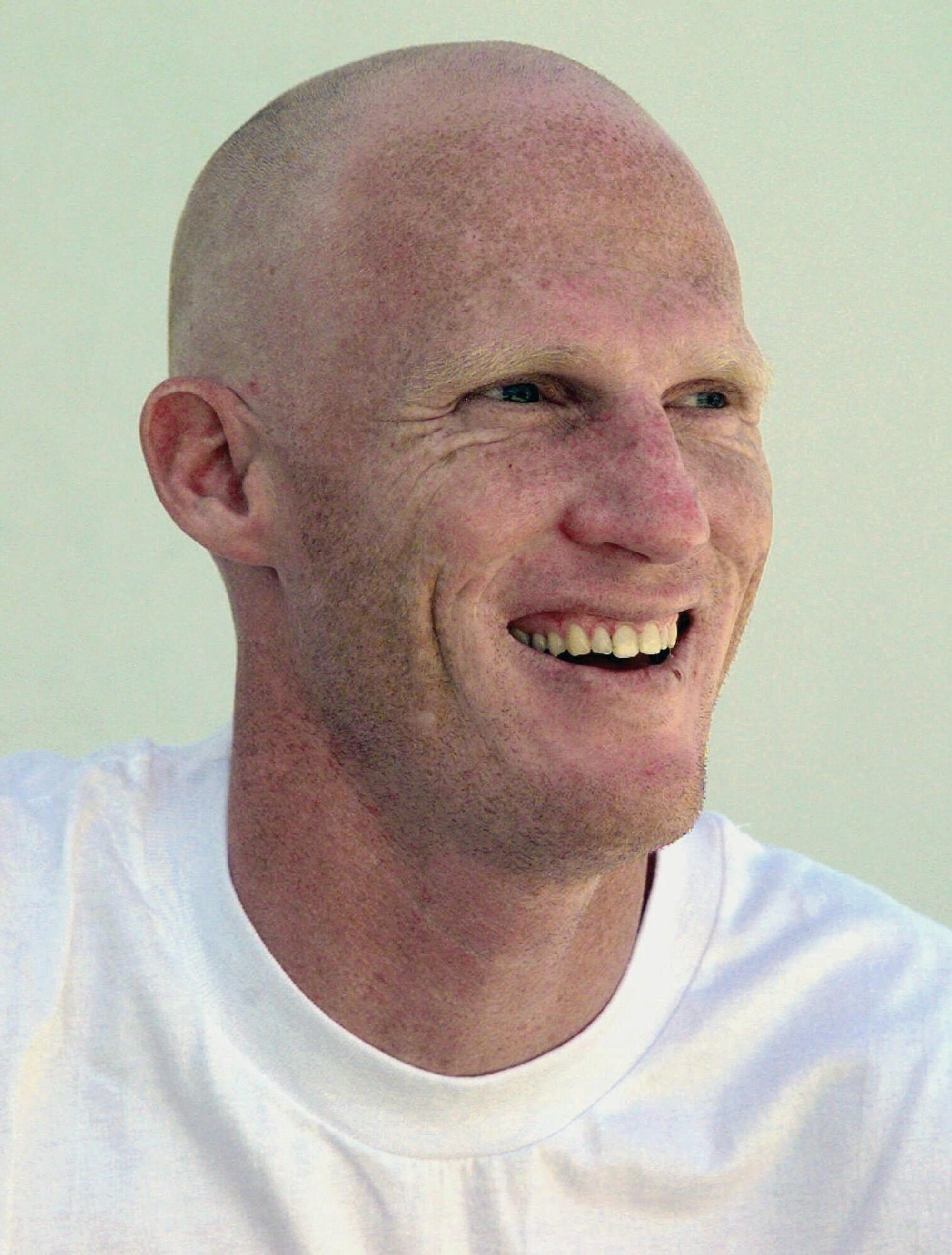 Todd Marinovich smiles after a Los Angeles Avengers practice in Culver City on Dec. 13, 2000.