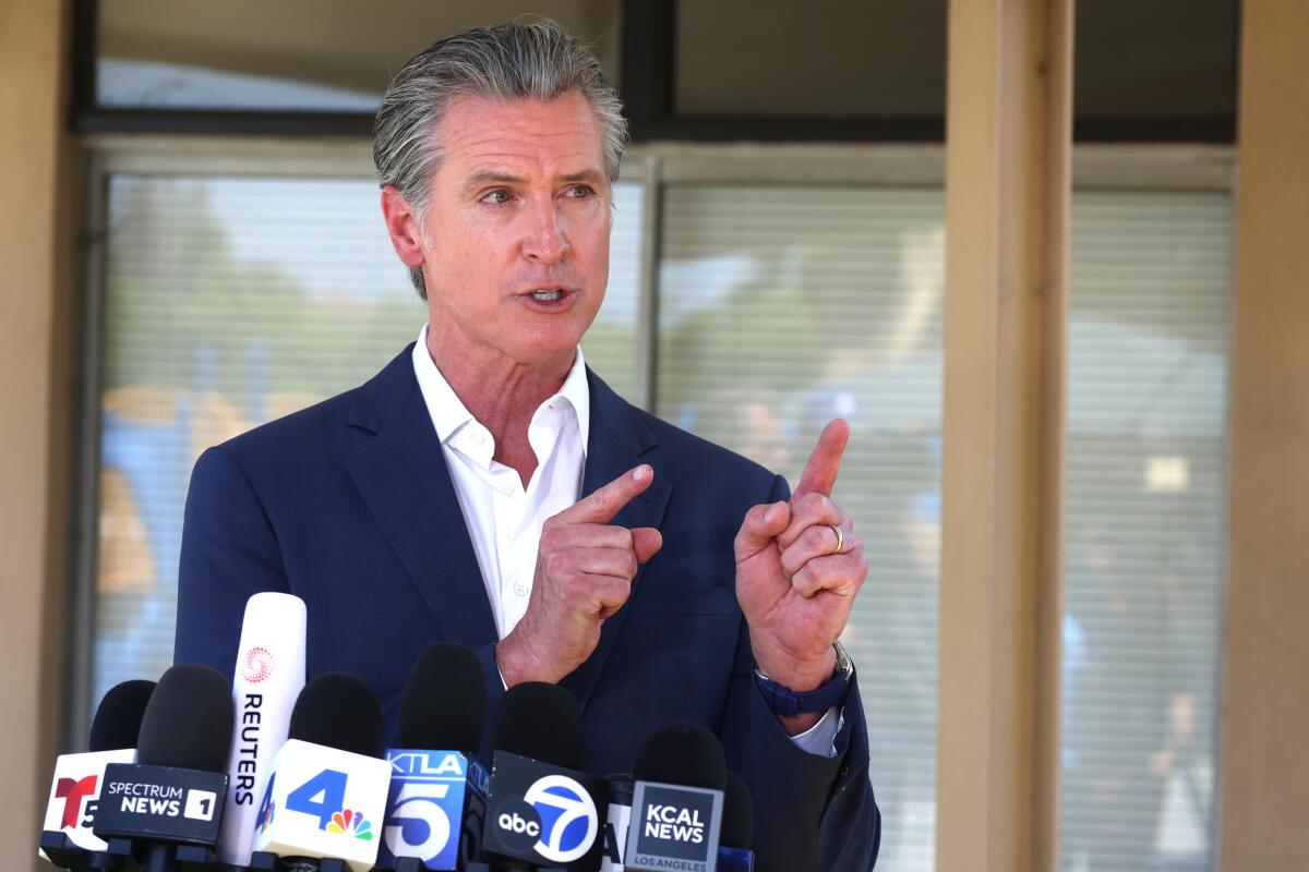 Barabak: A governor for red California, blue California or both? Redistricting fight poses that question