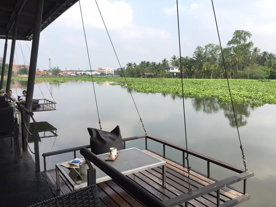 Riva Floating Café ที่กินเที่ยวนครปฐม 