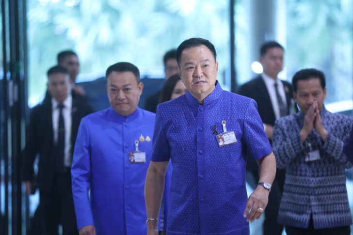 S__260563021 นายกฯ ถก ศบก. ย้ำน้ำมันยังมีพอ สั่งเร่งสื่อสาร ปชช. กำชับบริหารขนส่ง