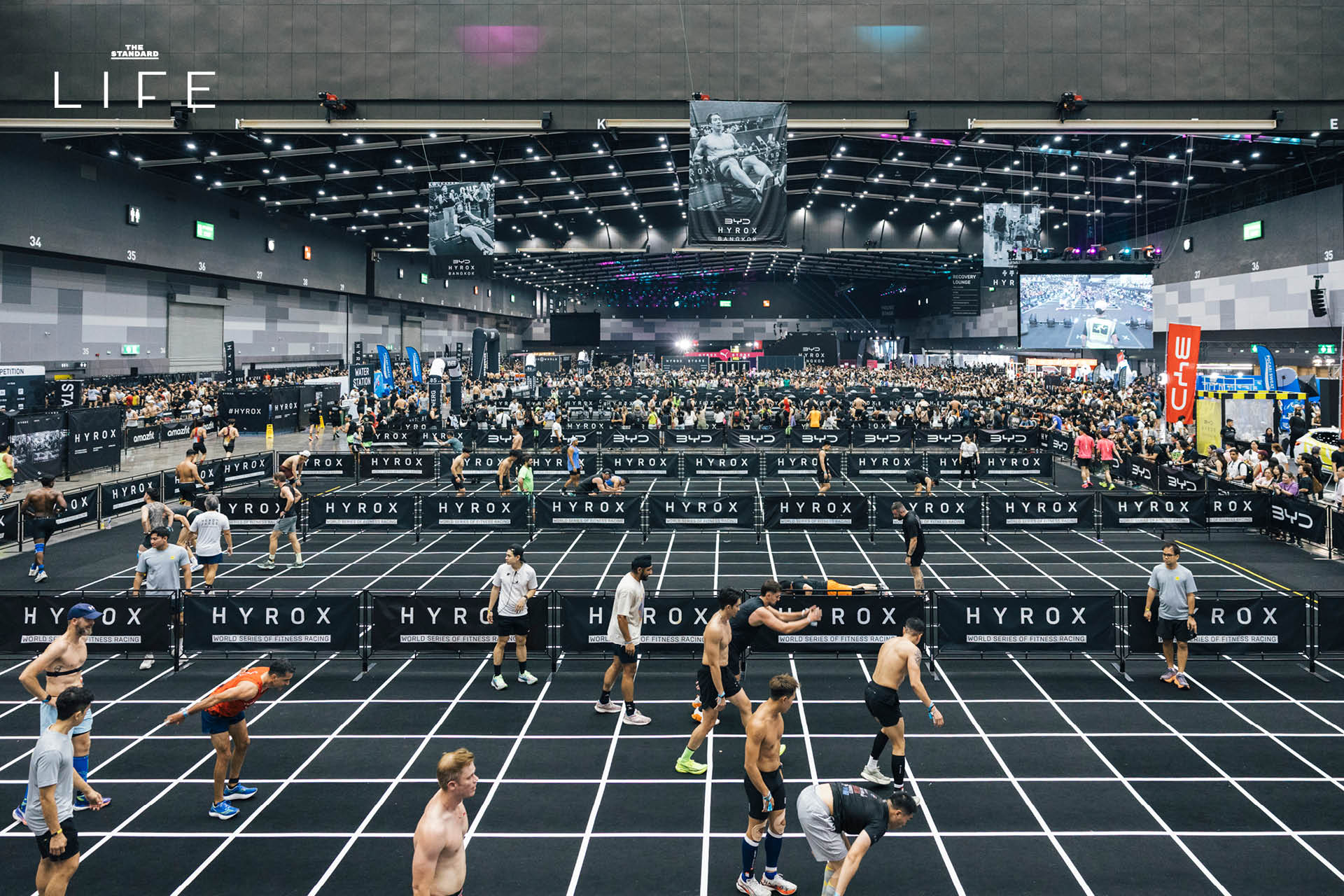 ภาพบรรยากาศนักแสดงและอินฟลูเอนเซอร์ชื่อดังร่วมการแข่งขัน Men Doubles สุดเข้มข้น ในงาน BYD HYROX Bangkok 2026 ณ ไบเทค บางนา 16