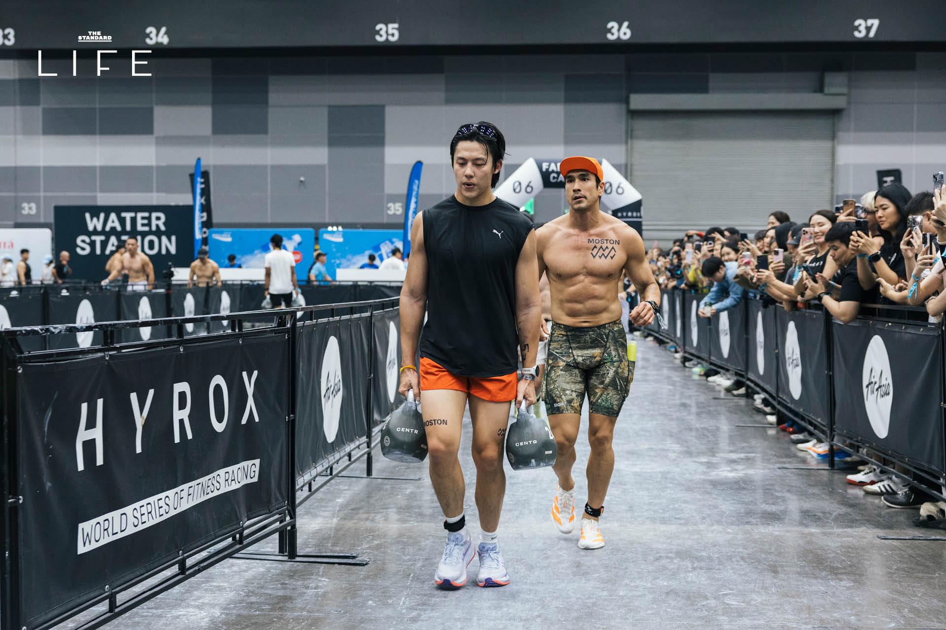 ภาพบรรยากาศนักแสดงและอินฟลูเอนเซอร์ชื่อดังร่วมการแข่งขัน Men Doubles สุดเข้มข้น ในงาน BYD HYROX Bangkok 2026 ณ ไบเทค บางนา 5
