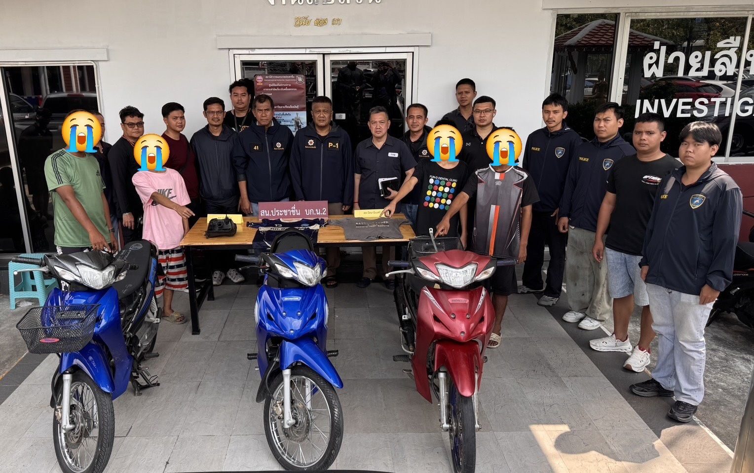 รวบแก๊งโจ๋วัยแค่ 14 ล้วงคองูเห่า ลัก จยย.หลังแฟลตตำรวจ ขายได้คันละ 8,000 บาท