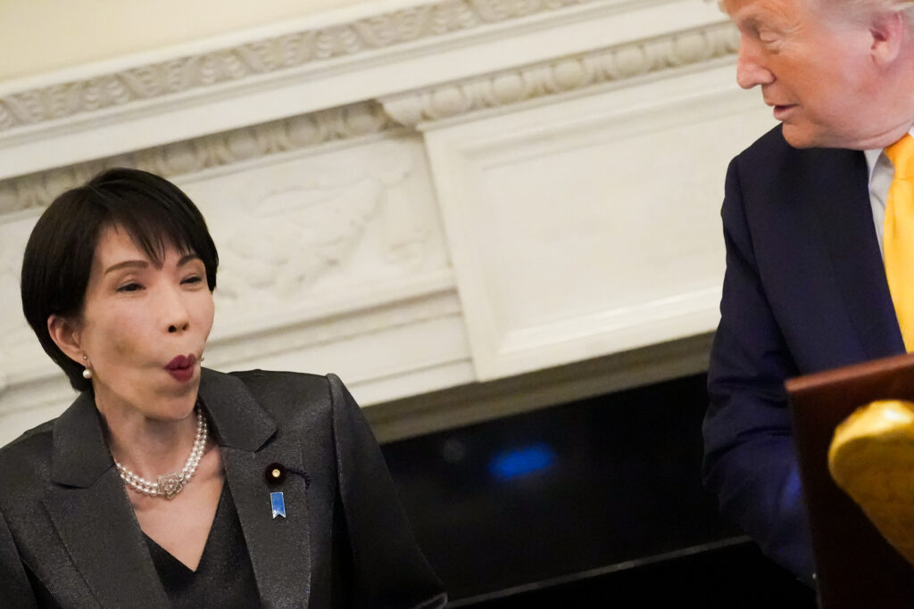 รูปหล่อได้พ่อ ‘บาร์รอน ทรัมป์’ หล่อ จนนายกฯญี่ปุ่นชม