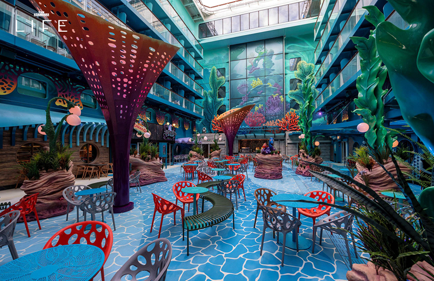 ภาพเรือสำราญ Disney Adventure ลำใหญ่ที่สุดในเอเชีย กำลังเทียบท่าที่สิงคโปร์ 3