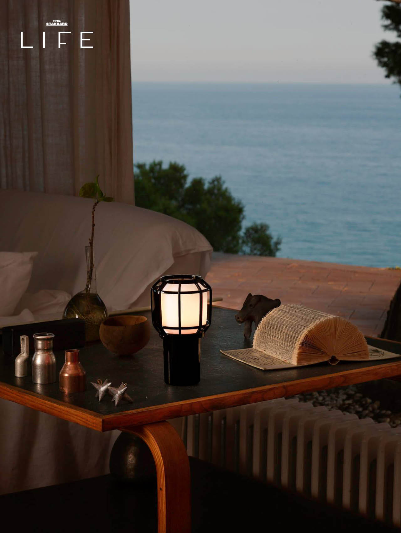 ภาพประกอบโคมไฟพกพาดีไซน์สวยงาม 9 แบบ ที่กำลังเป็นเทรนด์แต่งบ้าน 3