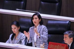 การดี รีวิวงานสภา พิธีกรรมเสนอหน้า-เลี่ยนไม่ไหว ฟังข้อมูล AI สคริปท์-สำนวน