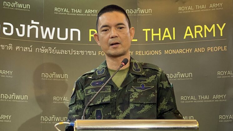 ทบ. เผยทหารไทยจุดประทัด เตือนกัมพูชาประชิดแนวลวดหนาม ผิดข้อตกลง