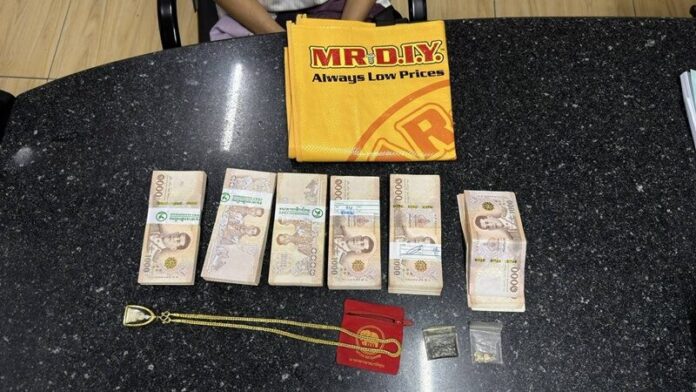 รวบโจรฉกกระเป๋าช่างทอง ขณะนั่งปลดทุกข์ กลางห้องน้ำห้างดัง