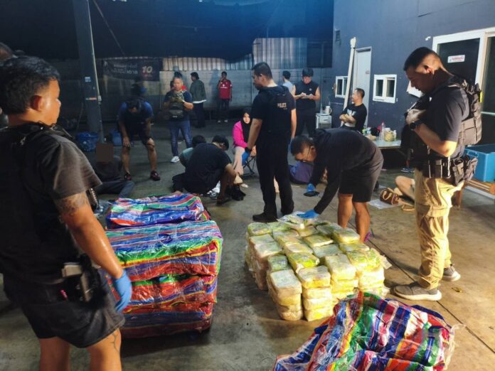 ป.ป.ส. รวบ 6 ผู้ต้องหา พร้อมไอซ์ 300 กก. ซุกซ่อนรถตู้ ขยายผลตรวจยึดทรัพย์สิน 46 ล้าน