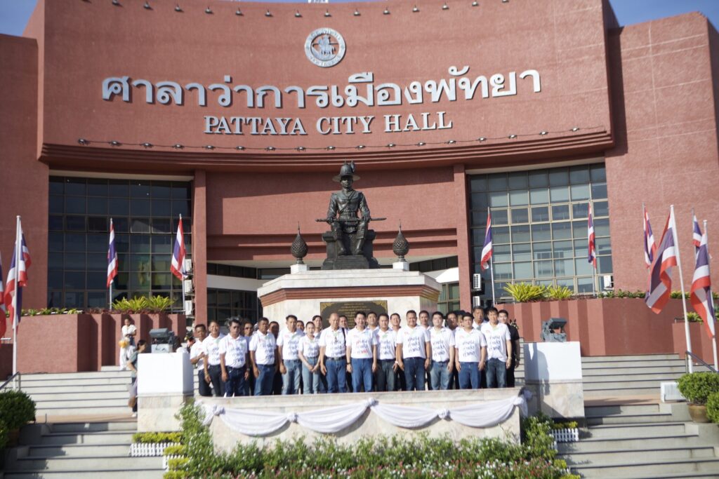เลือกตั้งเมืองพัทยา คึกคัก 3 ทีมใหญ่ตบเท้าเปิดศึกวันแรก จับตาเบอร์ผู้สมัครก่อนลุยหาเสียงเต็มรูปแบบ